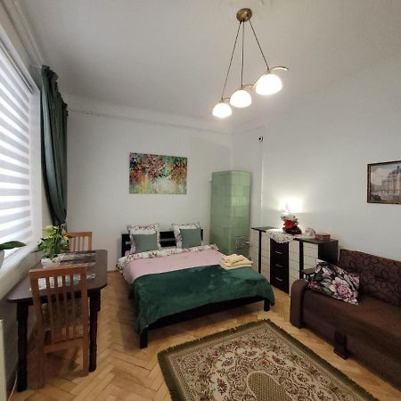 Central Apartment On Rynok Square Львів Екстер'єр фото