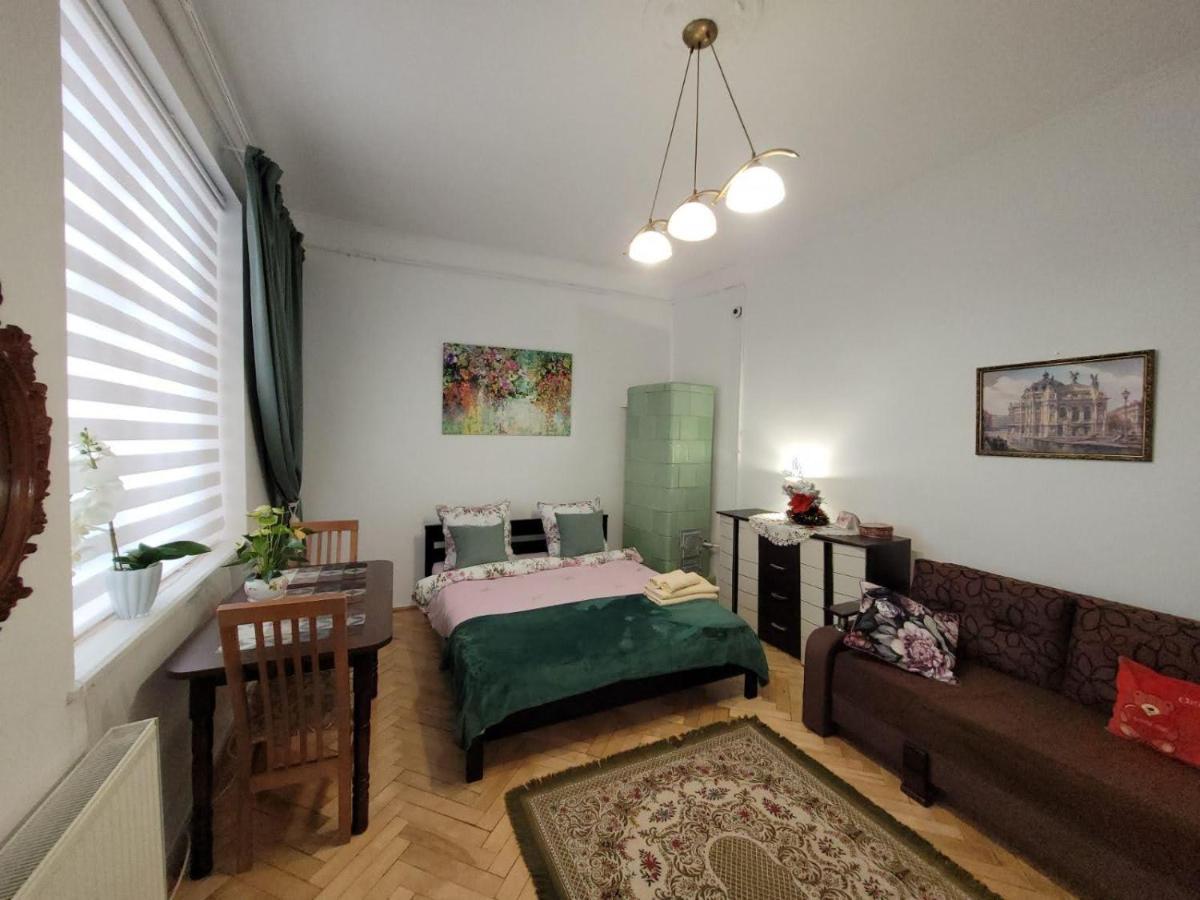 Central Apartment On Rynok Square Львів Екстер'єр фото
