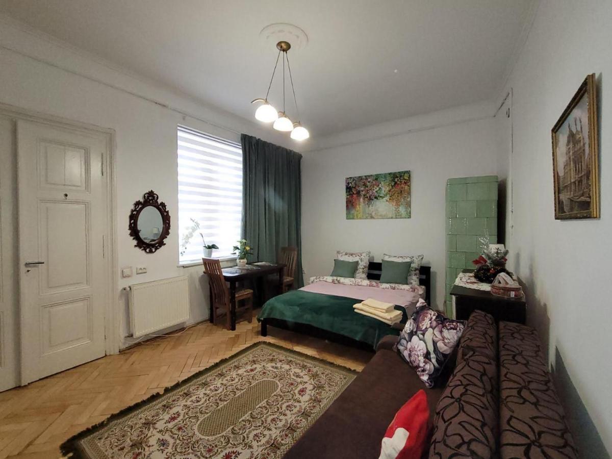 Central Apartment On Rynok Square Львів Екстер'єр фото